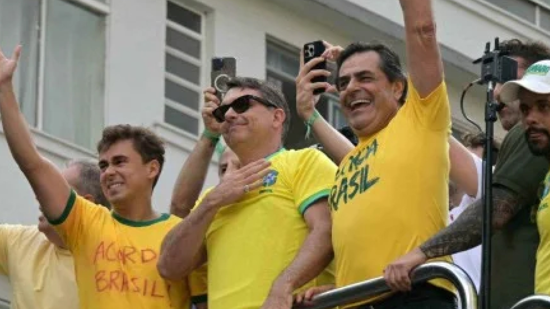 Flávio Bolsonaro e Nikolas Ferreira marcam presença em mobilização de direita na Avenida Paulista; confira as presenças